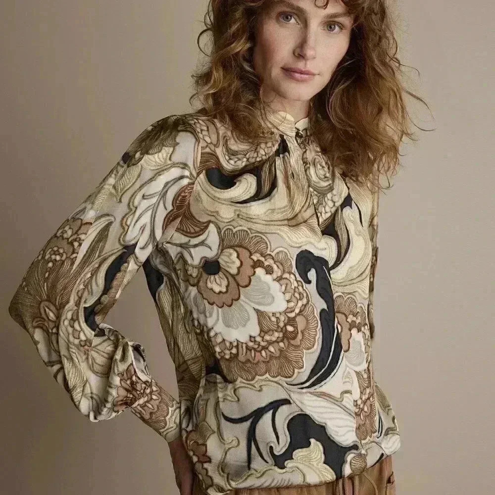 Summum Vintage top with flowers